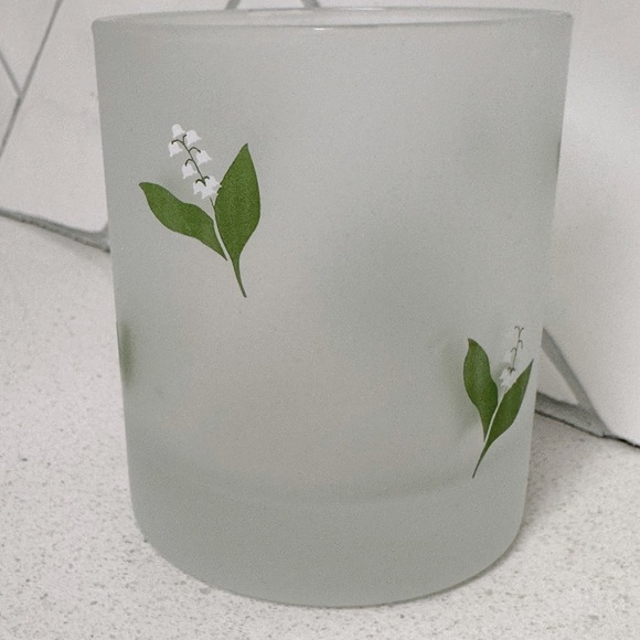 Dartington Designs Frosted Floral Lowball Glasses- Set of 8 - Picture 5 of 6